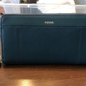 Fossil wristlet